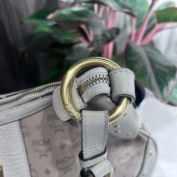 MCM White and Tan Hobo Bag with Monogrammed Design - Picture 6 of 15